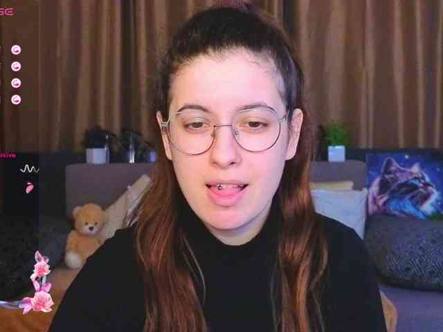 AminaBeatris13 webcam