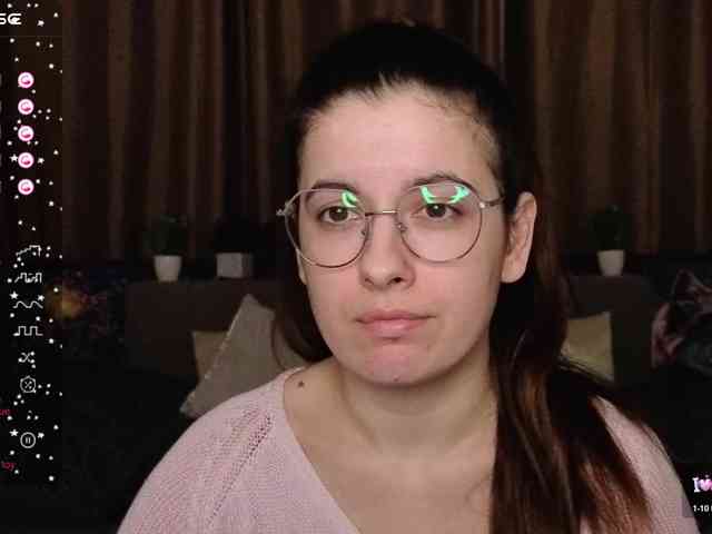 AminaBeatris13 webcam