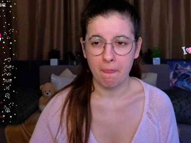 AminaBeatris13 webcam