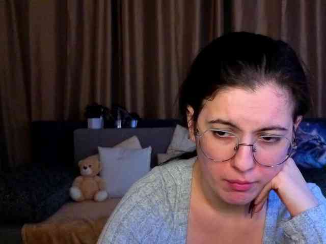 AminaBeatris13 webcam