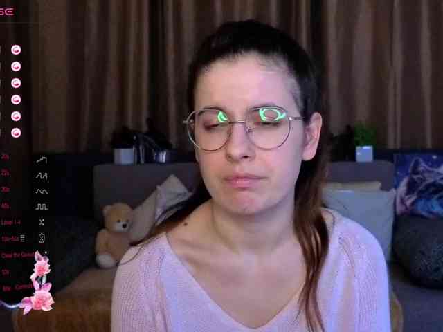 AminaBeatris13 webcam