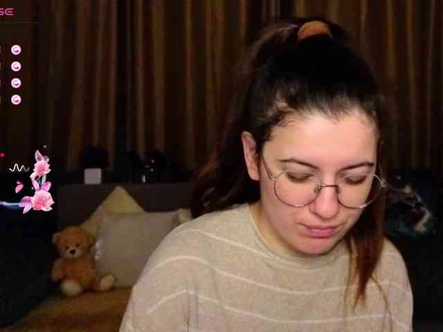 AminaBeatris13 webcam