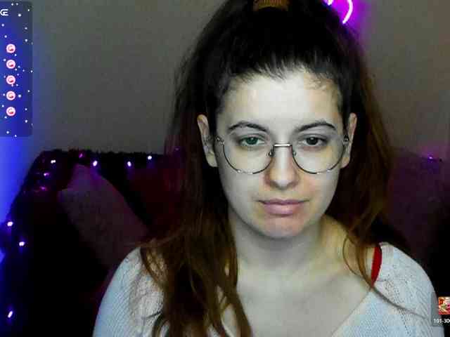 AminaBeatris13 webcam