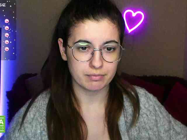 AminaBeatris13 webcam