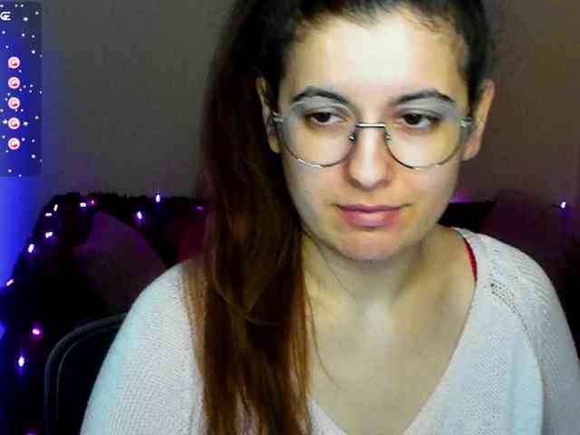 AminaBeatris13 webcam