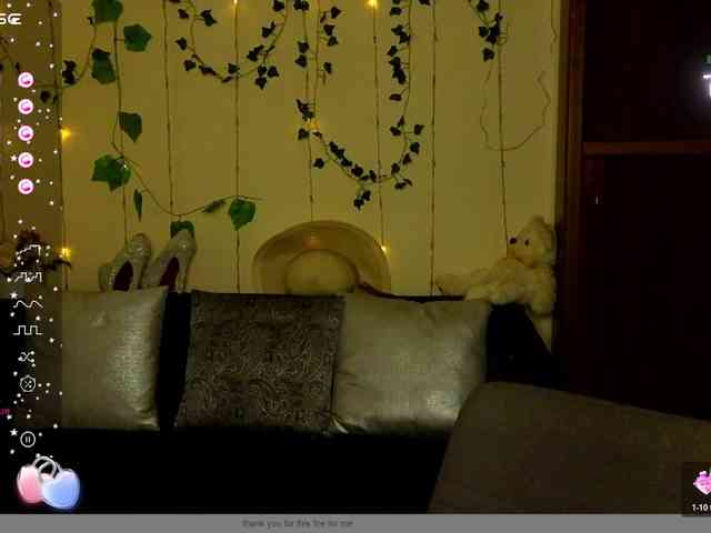 AminaBeatris13 webcam