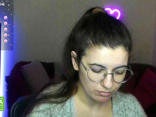 AminaBeatris13 webcam