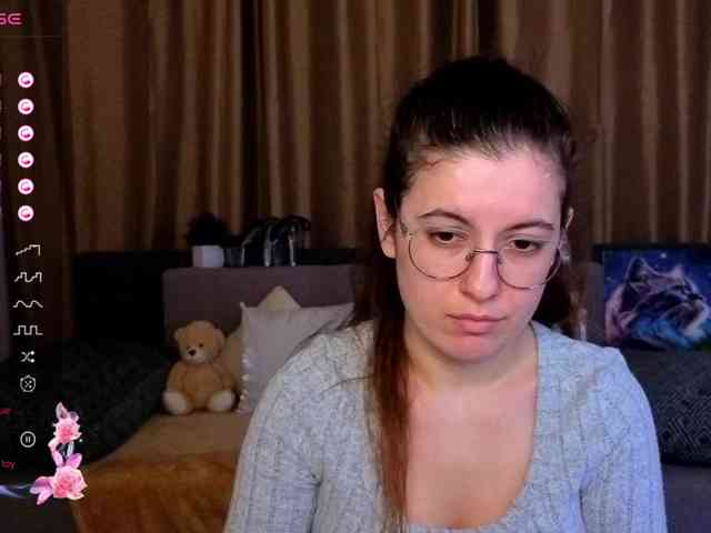 AminaBeatris13 webcam