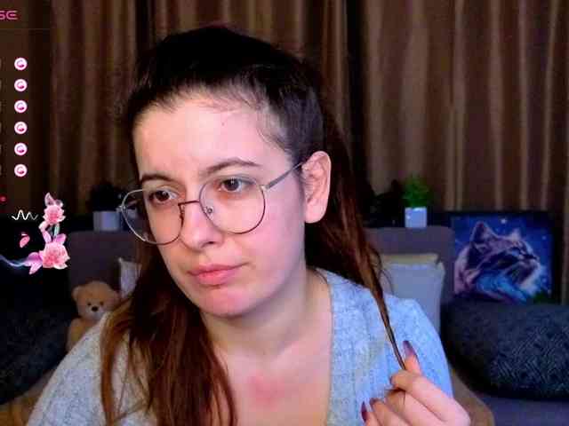 AminaBeatris13 webcam