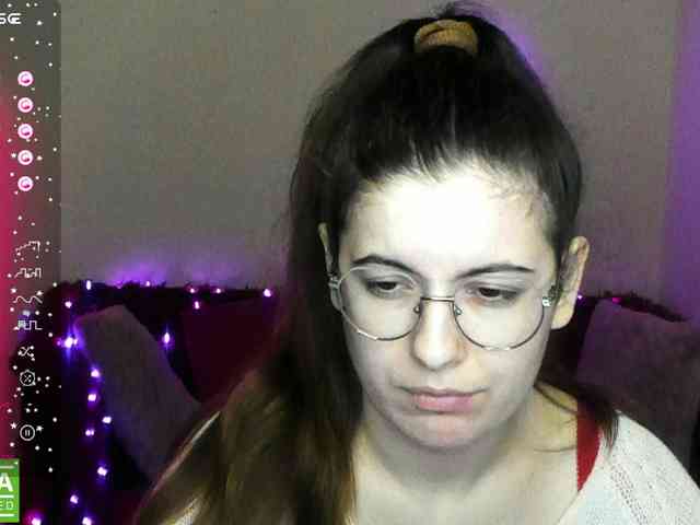 AminaBeatris13 webcam