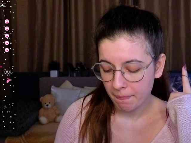 AminaBeatris13 webcam