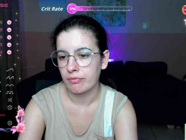 AminaBeatris13 webcam