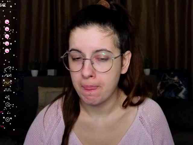 AminaBeatris13 webcam