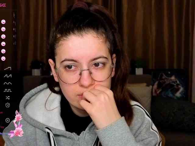 AminaBeatris13 webcam