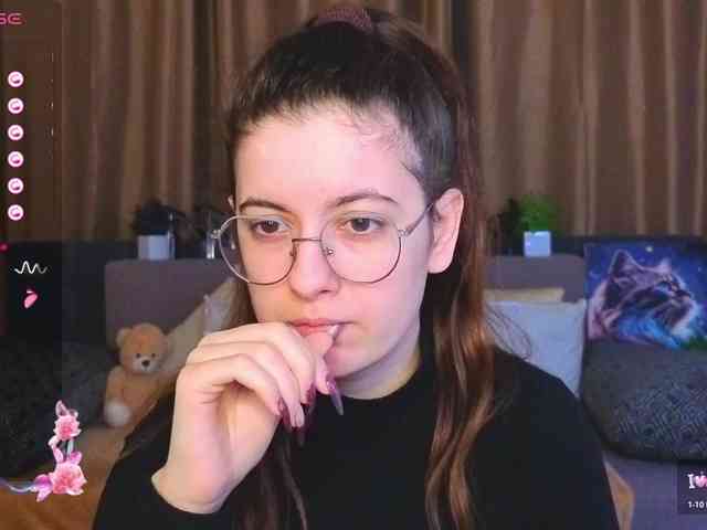 AminaBeatris13 webcam