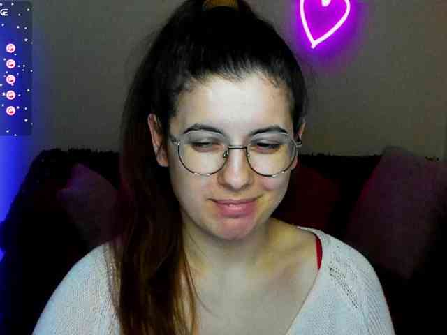 AminaBeatris13 webcam