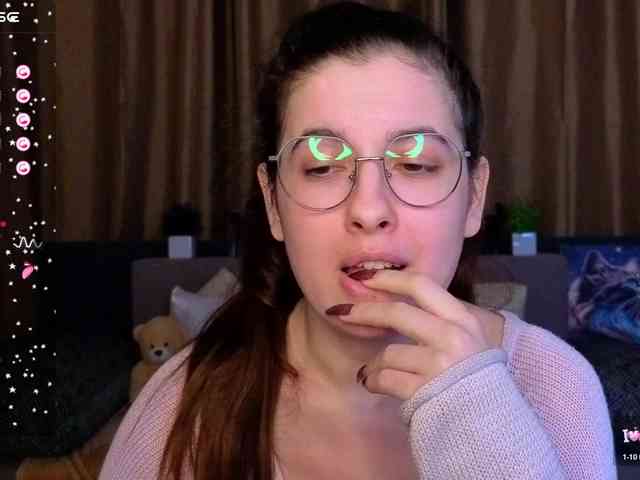 AminaBeatris13 webcam