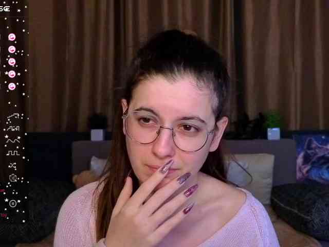 AminaBeatris13 webcam