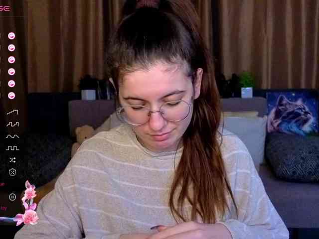 AminaBeatris13 webcam