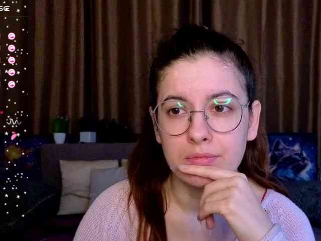 AminaBeatris13 webcam