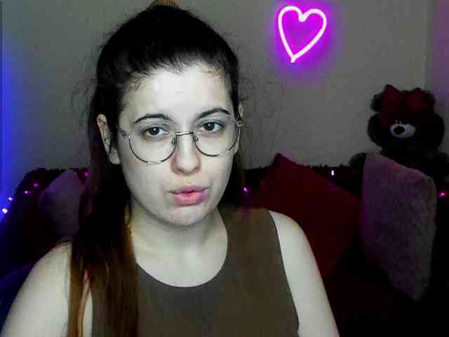 AminaBeatris13 webcam