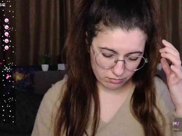 AminaBeatris13 webcam