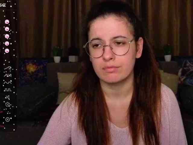 AminaBeatris13 webcam