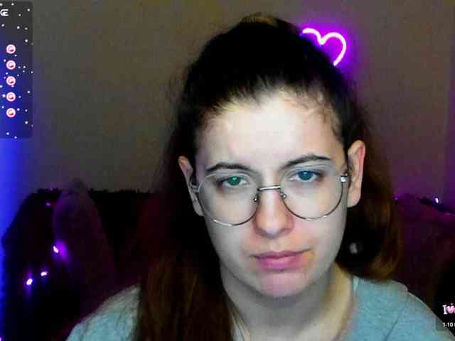 AminaBeatris13 webcam