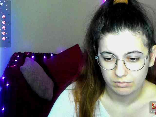 AminaBeatris13 webcam