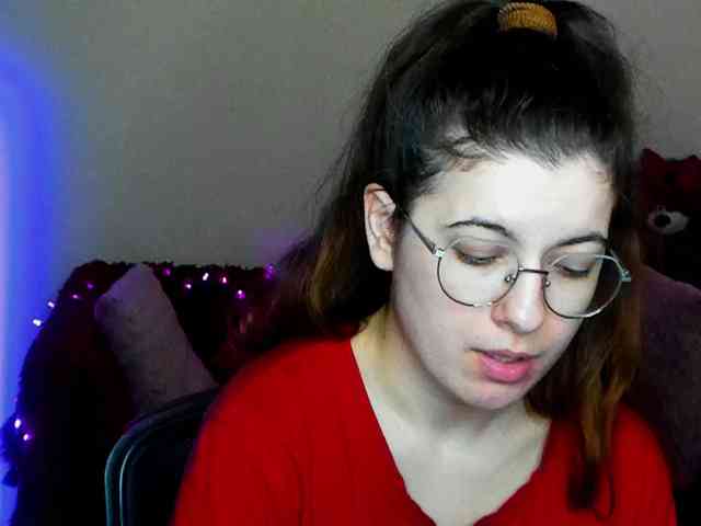 AminaBeatris13 webcam