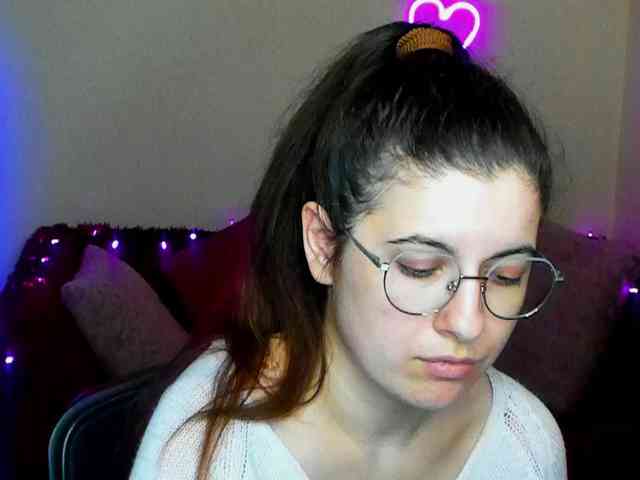 AminaBeatris13 webcam