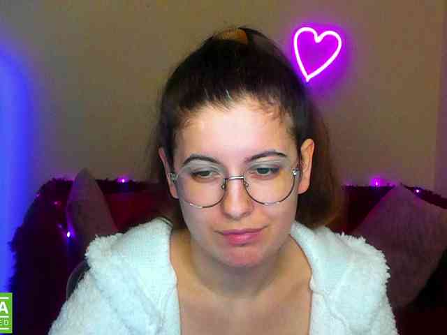 AminaBeatris13 webcam