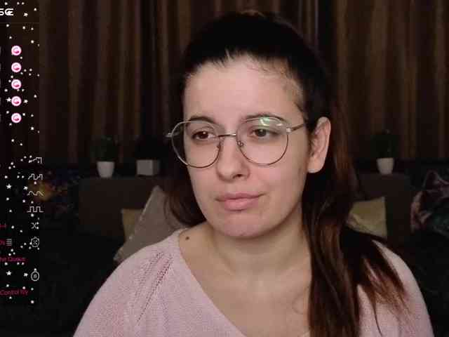 AminaBeatris13 webcam