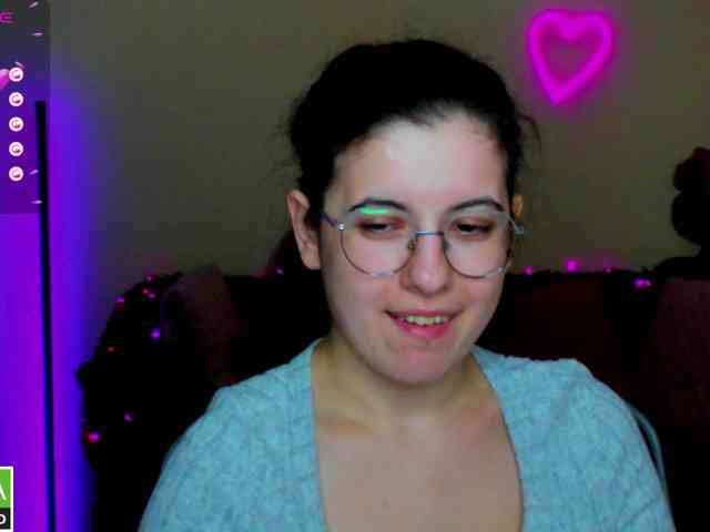 AminaBeatris13 webcam