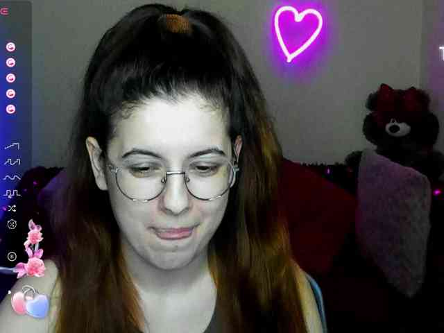 AminaBeatris13 webcam