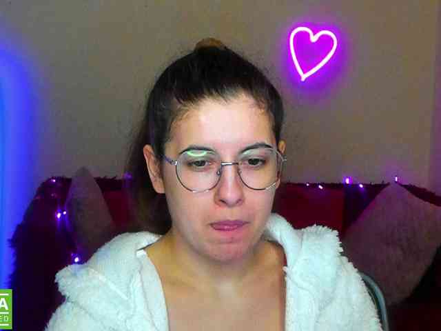 AminaBeatris13 webcam