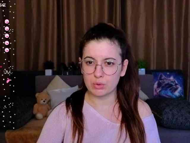 AminaBeatris13 webcam