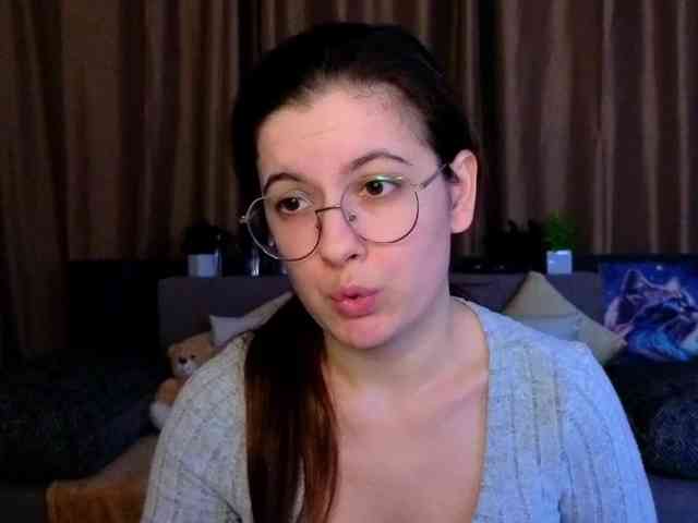 AminaBeatris13 webcam