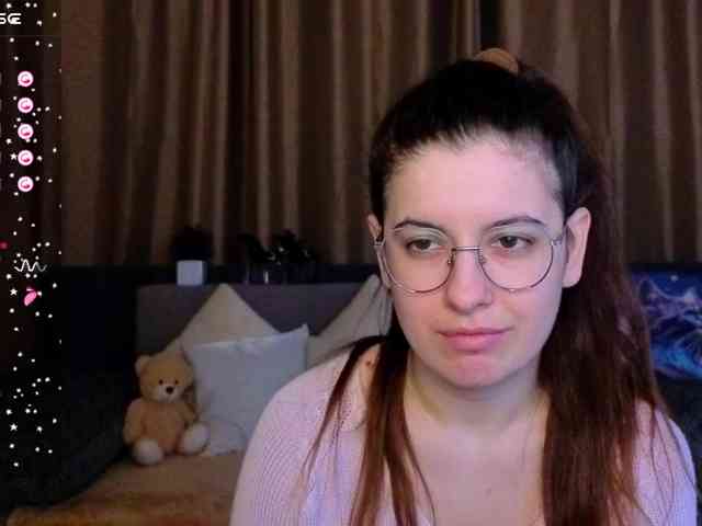 AminaBeatris13 webcam