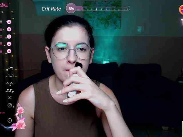 AminaBeatris13 webcam