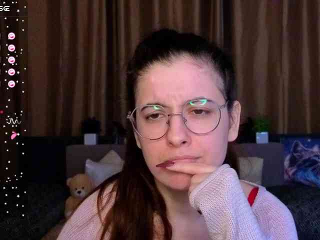 AminaBeatris13 webcam