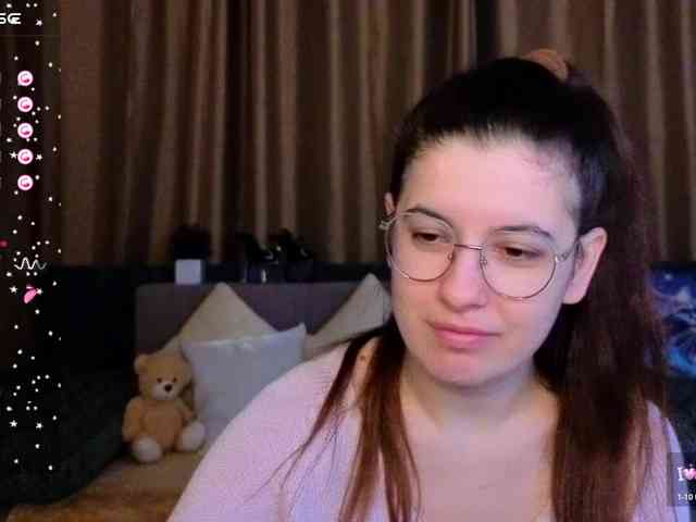 AminaBeatris13 webcam