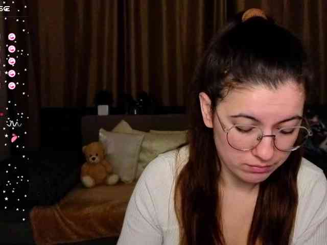 AminaBeatris13 webcam