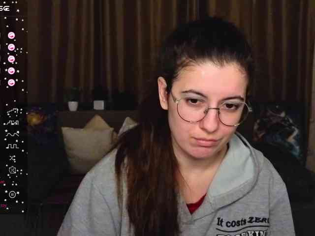 AminaBeatris13 webcam