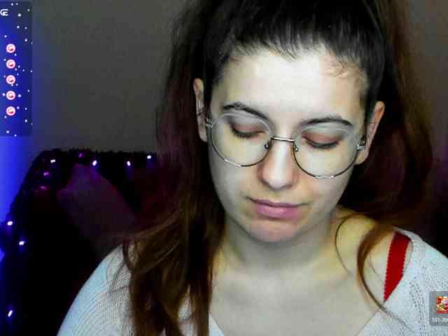 AminaBeatris13 webcam