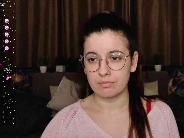 AminaBeatris13 webcam