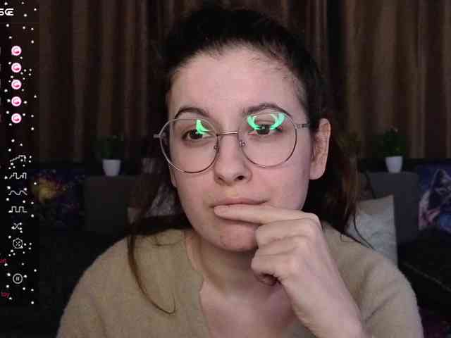 AminaBeatris13 webcam