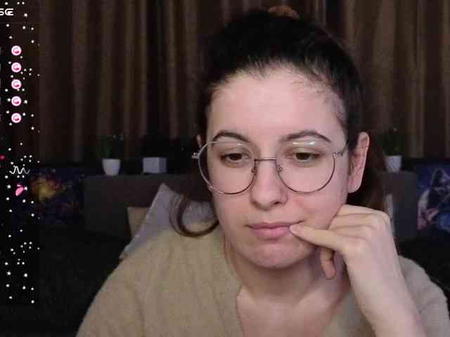 AminaBeatris13 webcam