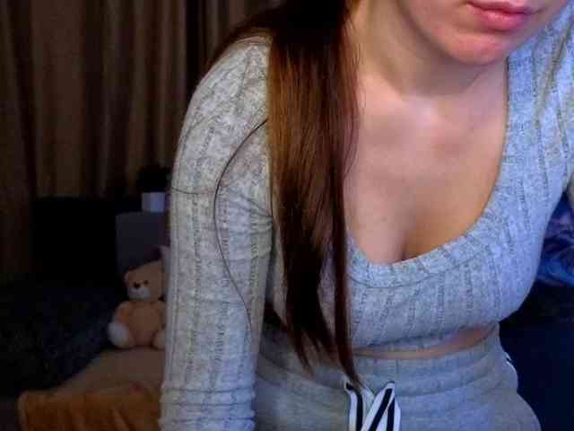 AminaBeatris13 webcam