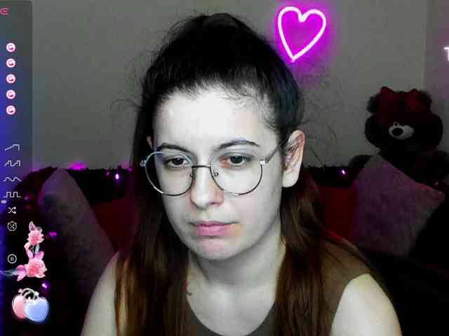 AminaBeatris13 webcam